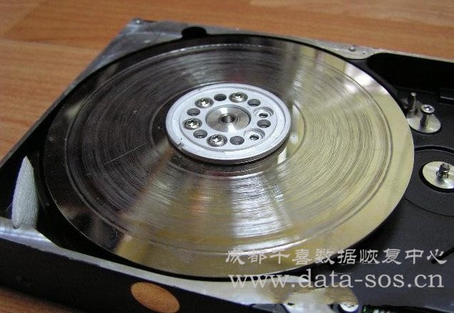 什么是硬盤盤片劃傷？硬盤盤片劃傷后數(shù)據(jù)還能恢復(fù)嗎?